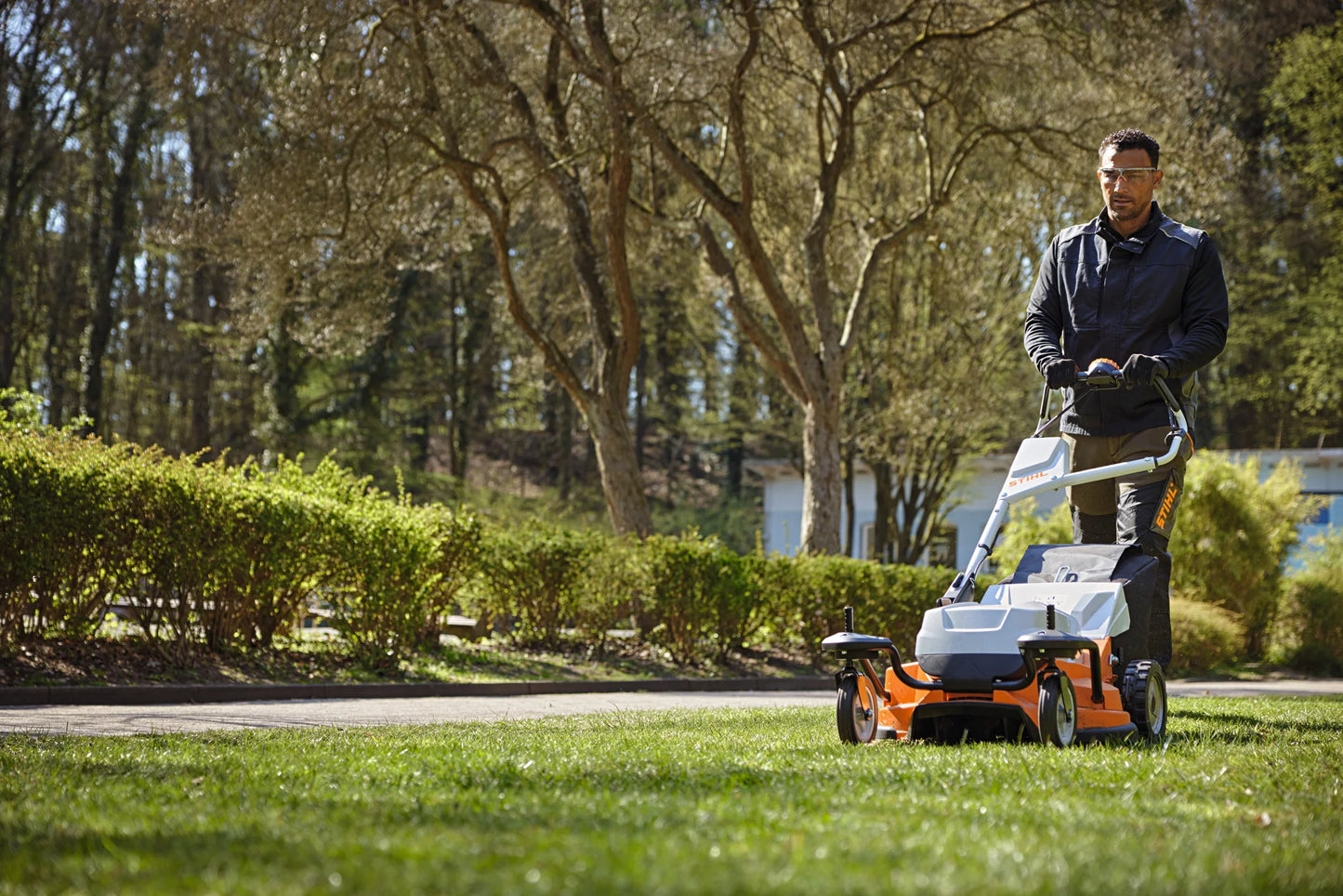 RMA 765 Battery Powered Lawn Mower